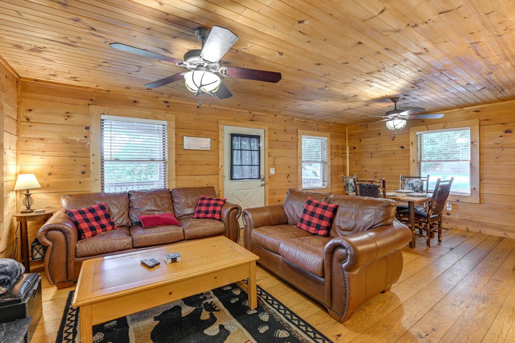 Pet-Friendly Bryson City Cabin With Fire Pit And Deck! Zewnętrze zdjęcie