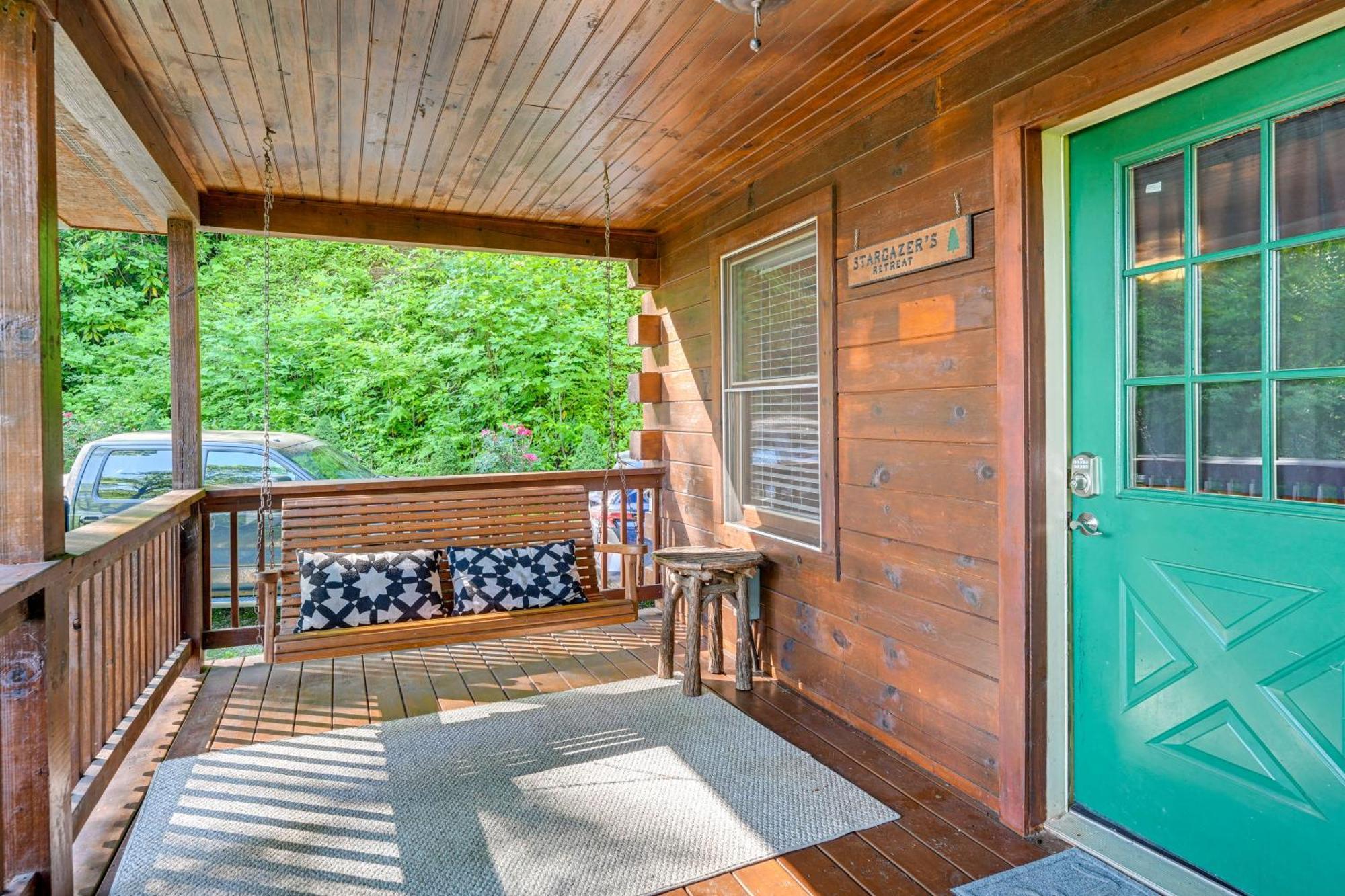 Pet-Friendly Bryson City Cabin With Fire Pit And Deck! Zewnętrze zdjęcie